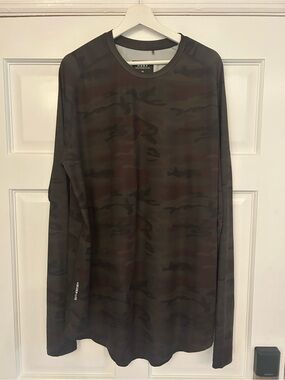 ASRV Men's Long Sleeve Camo Performance Tee in Olive and Black